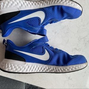 Brand New Nike Boys Revolution Sneaker
